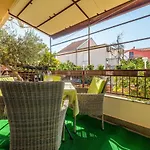 Πανσιόν Protega Okrug Gornji