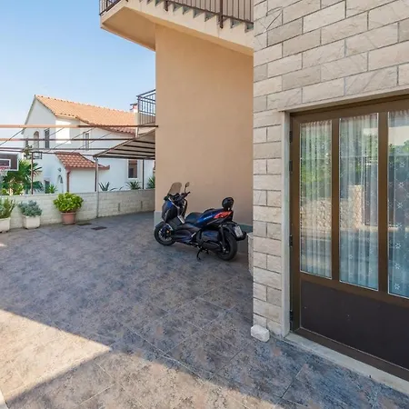 Guest house Protega 3*